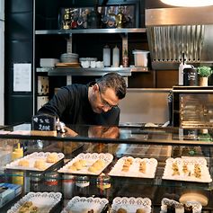 Elyas Hannouns Weg zum erfolgreichen Restaurantbesitzer war nicht einfach. (© Stefan Hobmaier / fotogloria)