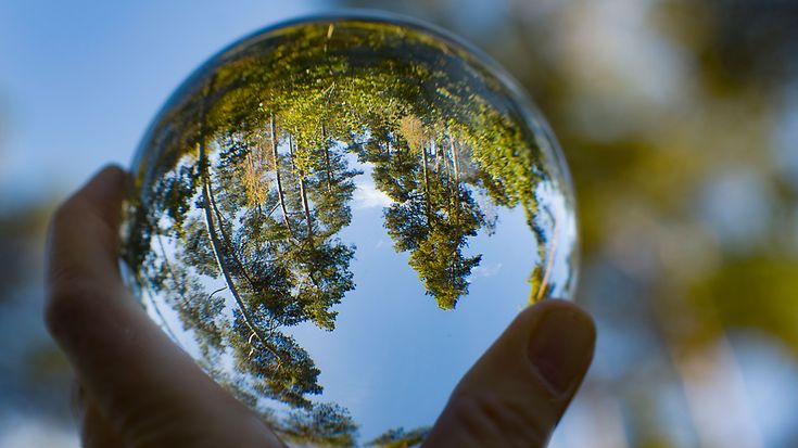 Naturbezogene Risiken, Chancen und Auswirkungen besser verstehen (© gettyimages / linephoto)