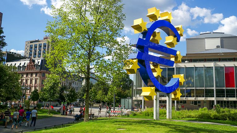 Privates Kapital für Europa - Versicherer bestärken Initiative für EU-Label (© tekinturkdogan / Getty Images) Privates Kapital für Europa - Versicherer bestärken Initiative für EU-Label (© tekinturkdogan / Getty Images)