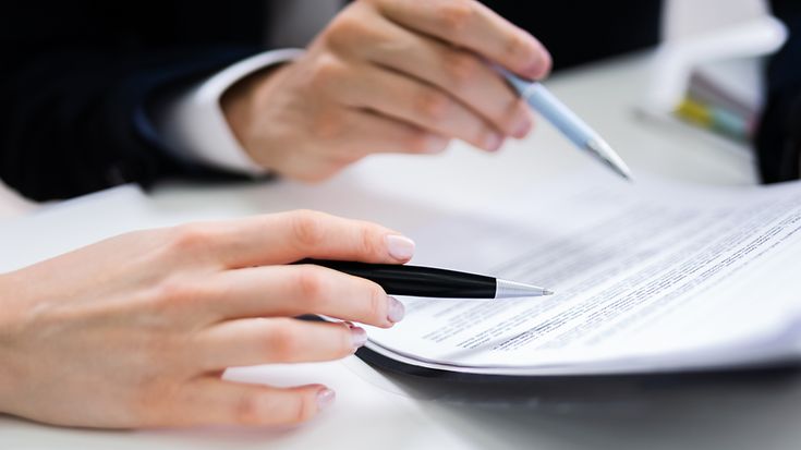 SFDR: Deutsche Versicherer für eine einfache und praxistaugliche Reform (© AndreyPopov / Getty Images)