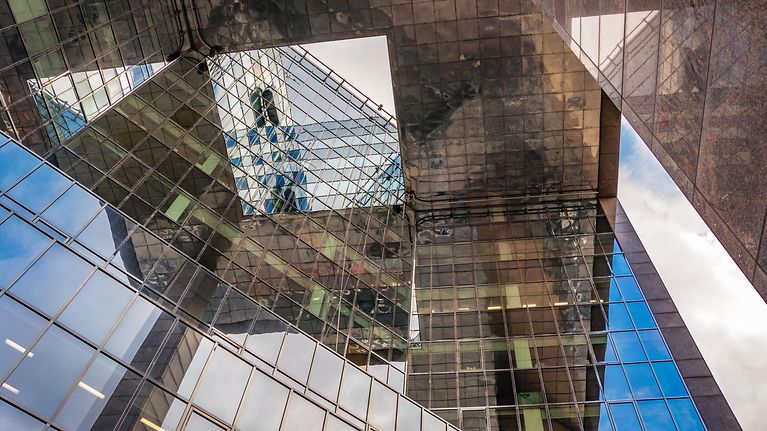 Solvency II: Commission draft jeopardises long-term stability (© gettyimages / Nikolay Pandev)