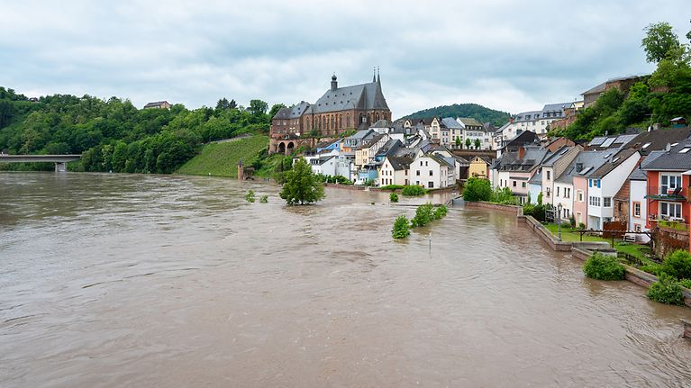 Elementarschutz für alle: Versicherer legen Modell für Sicherungssystem gegen Naturgefahren vor (© gettyimages / EyeEm Mobile GmbH)