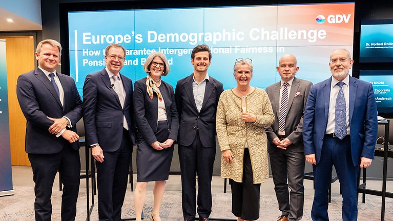 Europe’s demographic challenge: how to guarantee intergenerational fairness in pensions and beyond (© Geoffrey Fritsch )