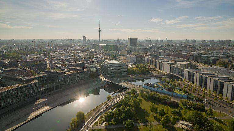 Gemeinsamer Appell der E6-Versicherer für ein wettbewerbsfähiges Europa (© FlyHigh Stock / Gettyimages)
