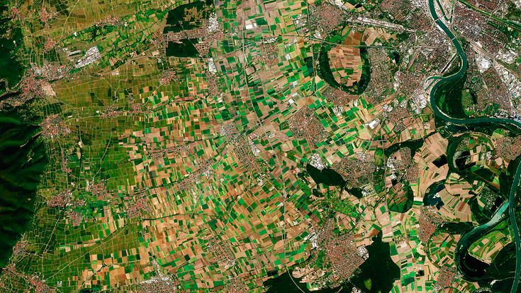 © Copernicus Sentinel data (2016), processed by ESA, CC BY-SA 3.0 IGO © Copernicus Sentinel data (2016), processed by ESA, CC BY-SA 3.0 IGO